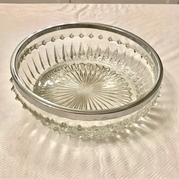 Vintage Hollywood Regency Clear Cut Glass Serving Bowl Silver Trim Party Holiday - Picture 1 of 7